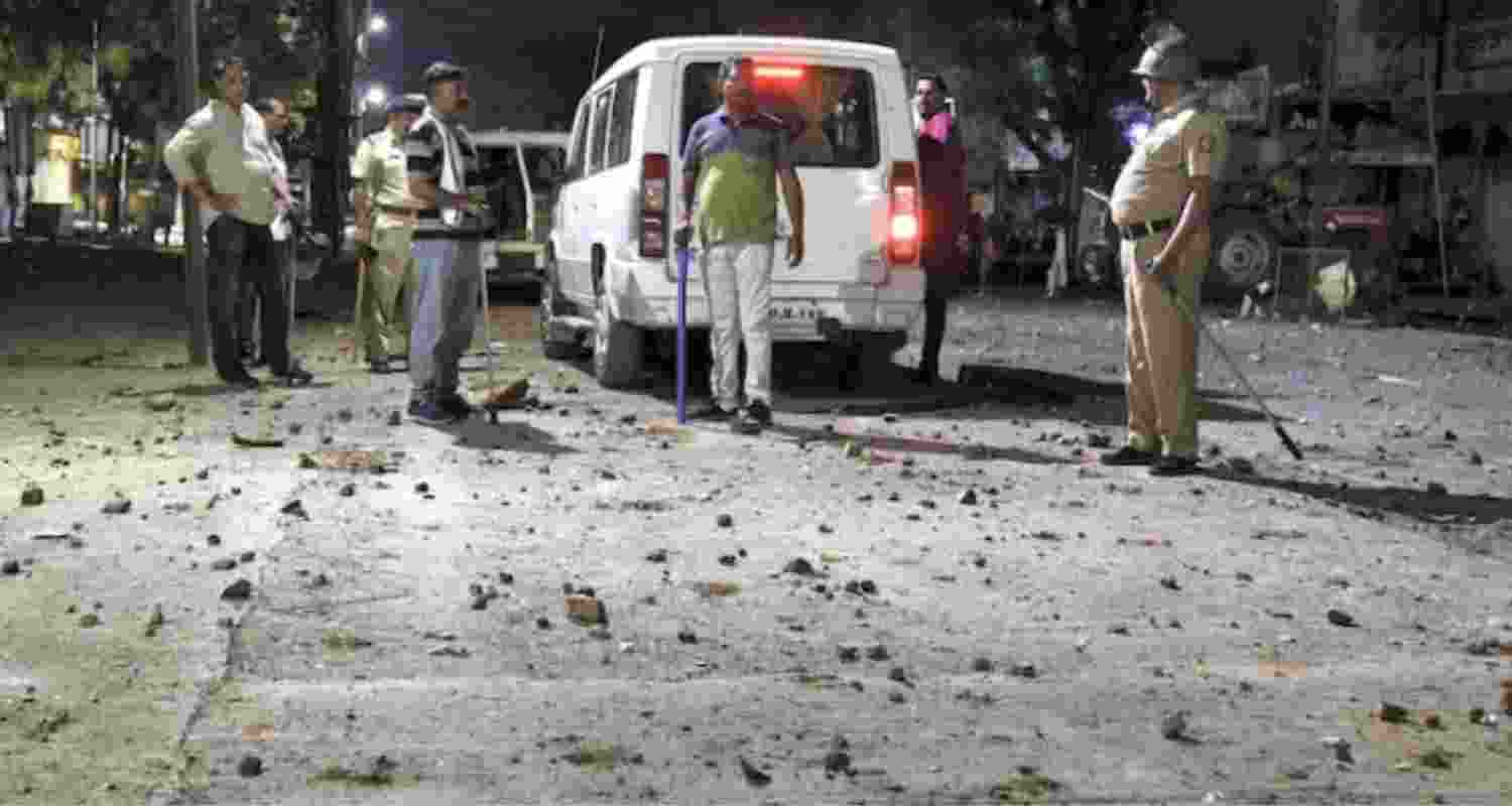 MP: Stone-pelting at Ganesh procession in Ratlam, security beefed up MP: Stone-pelting at Ganesh procession in Ratlam, security beefed up