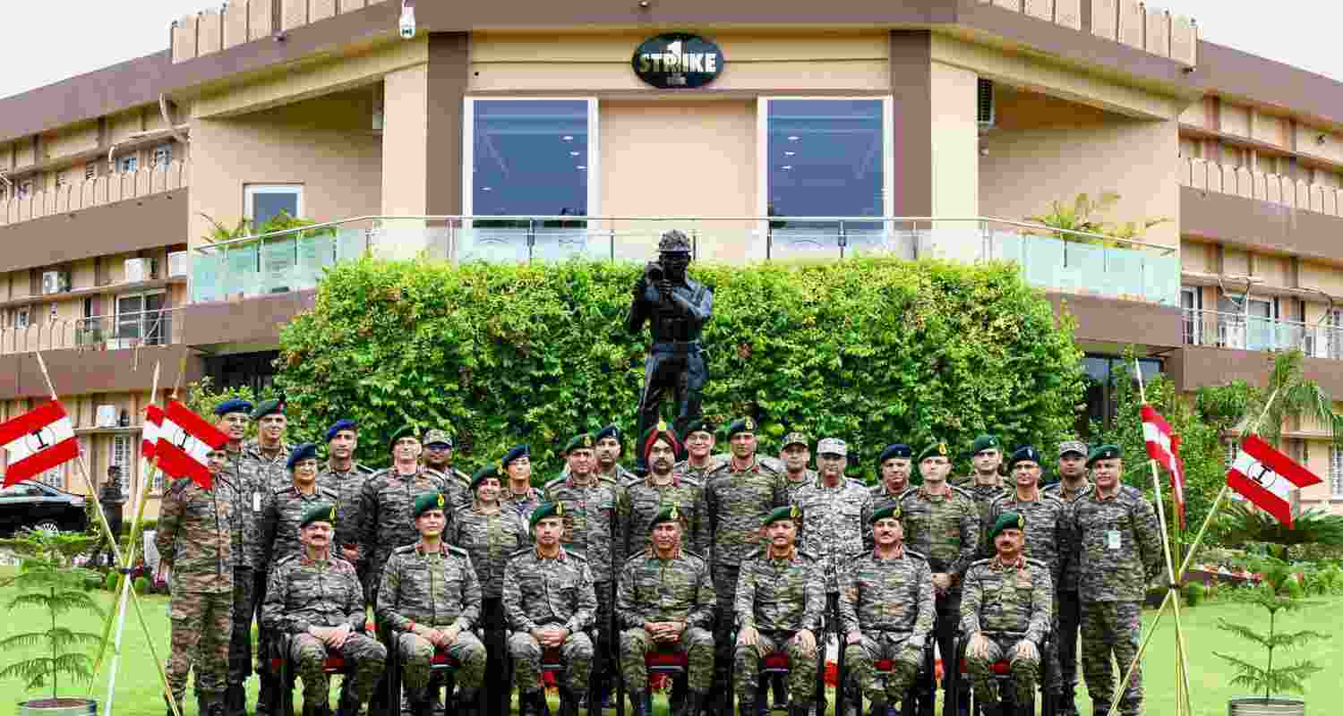 Army northern commander reviews Strike 1 corps' op preparedness Army northern commander reviews Strike 1 corps' op preparedness