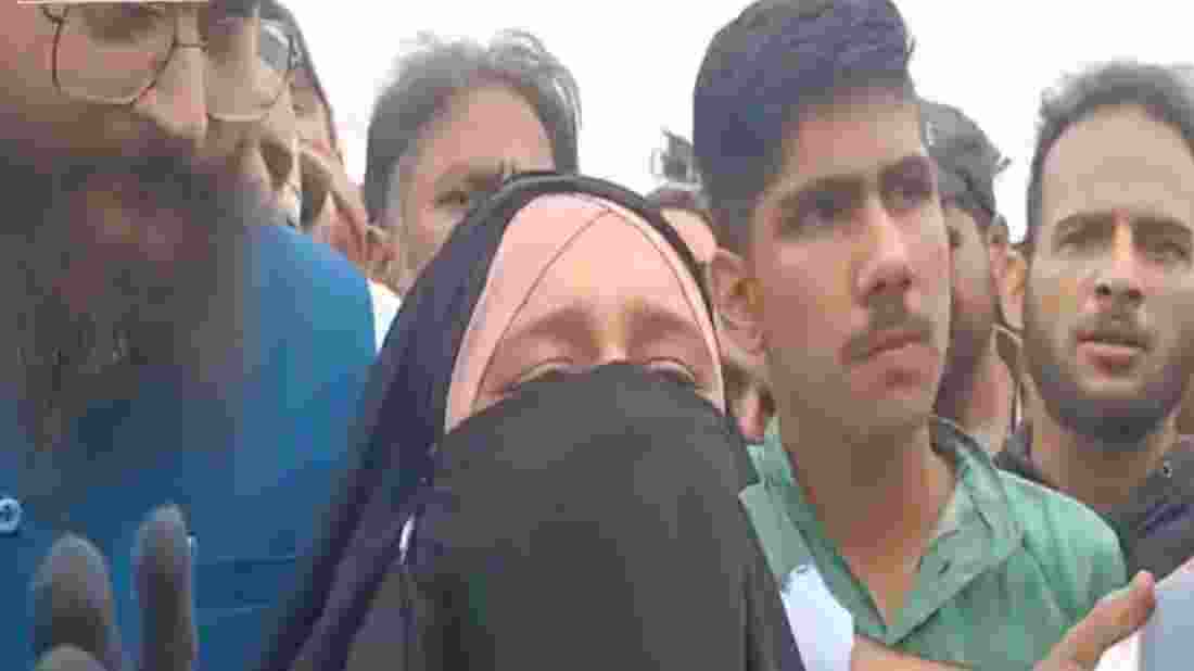 Several senior members of the banned Jamaat-e-Islami (JeI) Jammu and Kashmir have filed their nomination papers for the Assembly elections in the Union Territory (UT) as independent candidates. Several senior members of the banned Jamaat-e-Islami (JeI) Jammu and Kashmir have filed their nomination papers for the Assembly elections in the Union Territory (UT) as independent candidates.