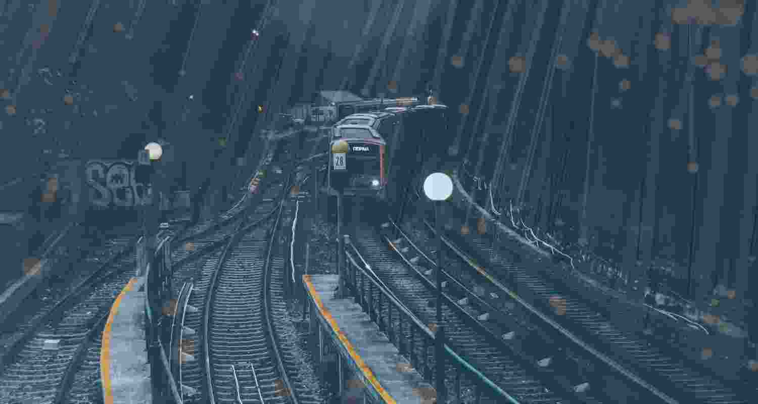 WCR introduces optical fibre signal technology WCR introduces optical fibre signal technology