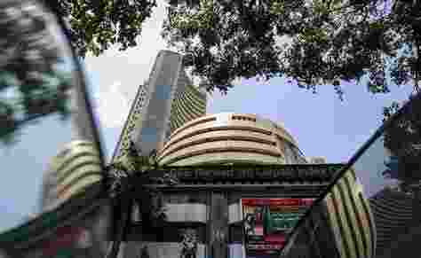 In Friday's trading session, Indian benchmark indices, the BSE Sensex and the NSE Nifty, closed on a negative note, with both indices witnessing a slight decline. In Friday's trading session, Indian benchmark indices, the BSE Sensex and the NSE Nifty, closed on a negative note, with both indices witnessing a slight decline.