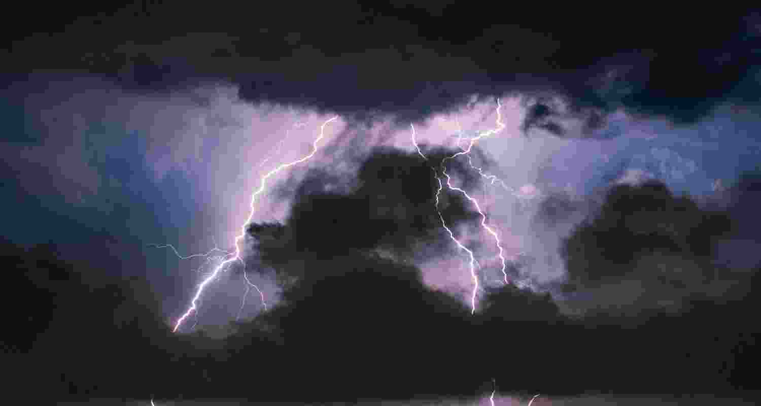 Rain and thunderstorm lash districts of Kerala Rain and thunderstorm lash districts of Kerala