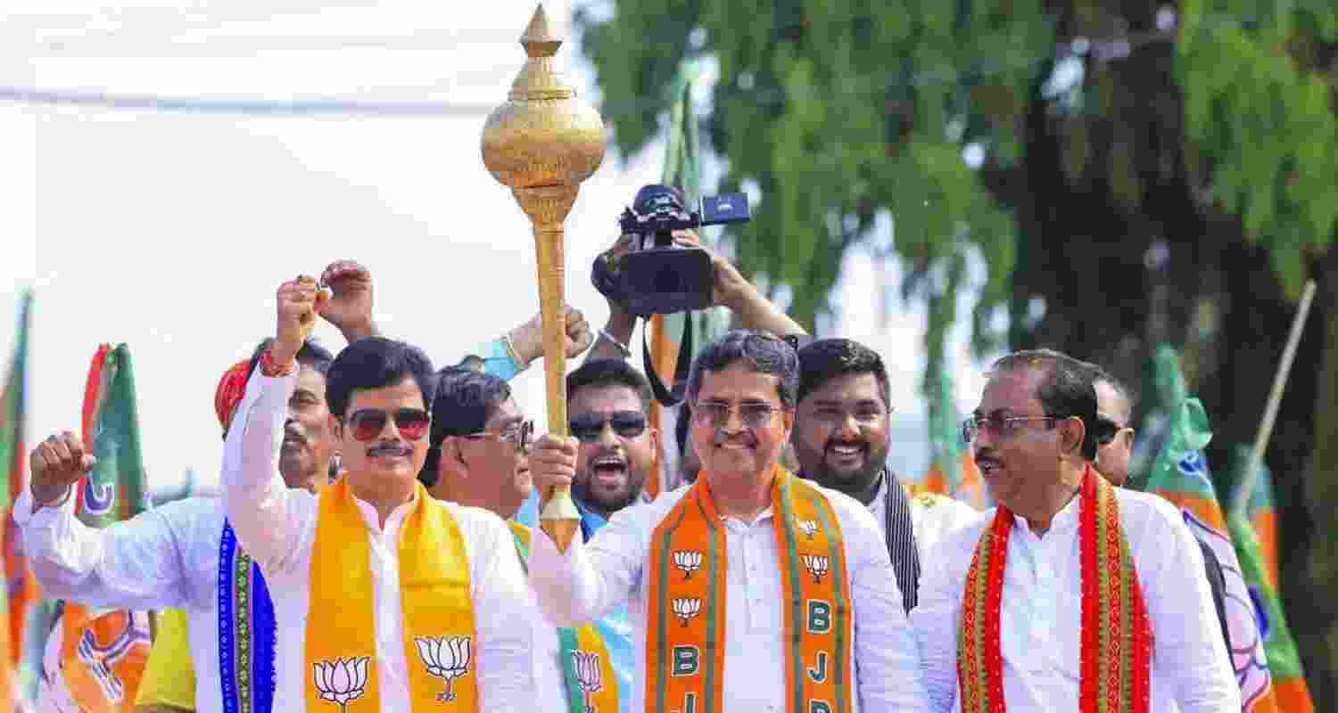 Tripura Chief Minister Manik Saha set to campaign for BJP candidates in West Bengal. Tripura Chief Minister Manik Saha set to campaign for BJP candidates in West Bengal.