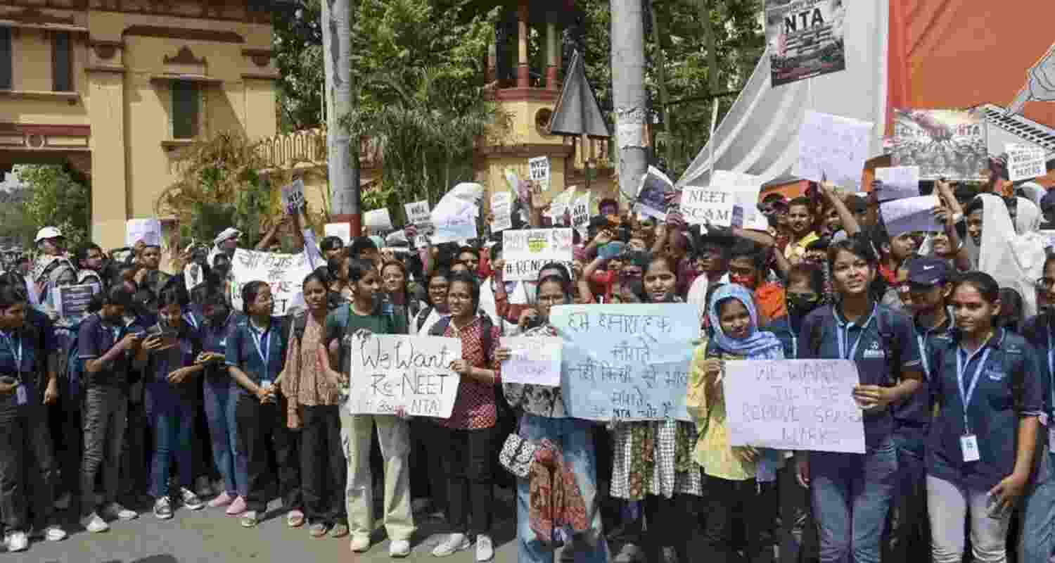 'Vyapam 2.0' Congress Attacks PM Modi Over NEET Controversy. 'Vyapam 2.0' Congress Attacks PM Modi Over NEET Controversy.