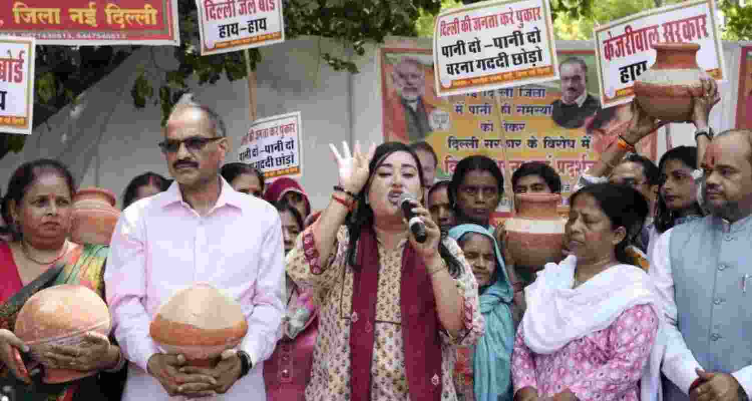 Bansuri Swaraj Blames AAP and CM Kejriwal Govt for Delhi Water Crisis. Bansuri Swaraj Blames AAP and CM Kejriwal Govt for Delhi Water Crisis.