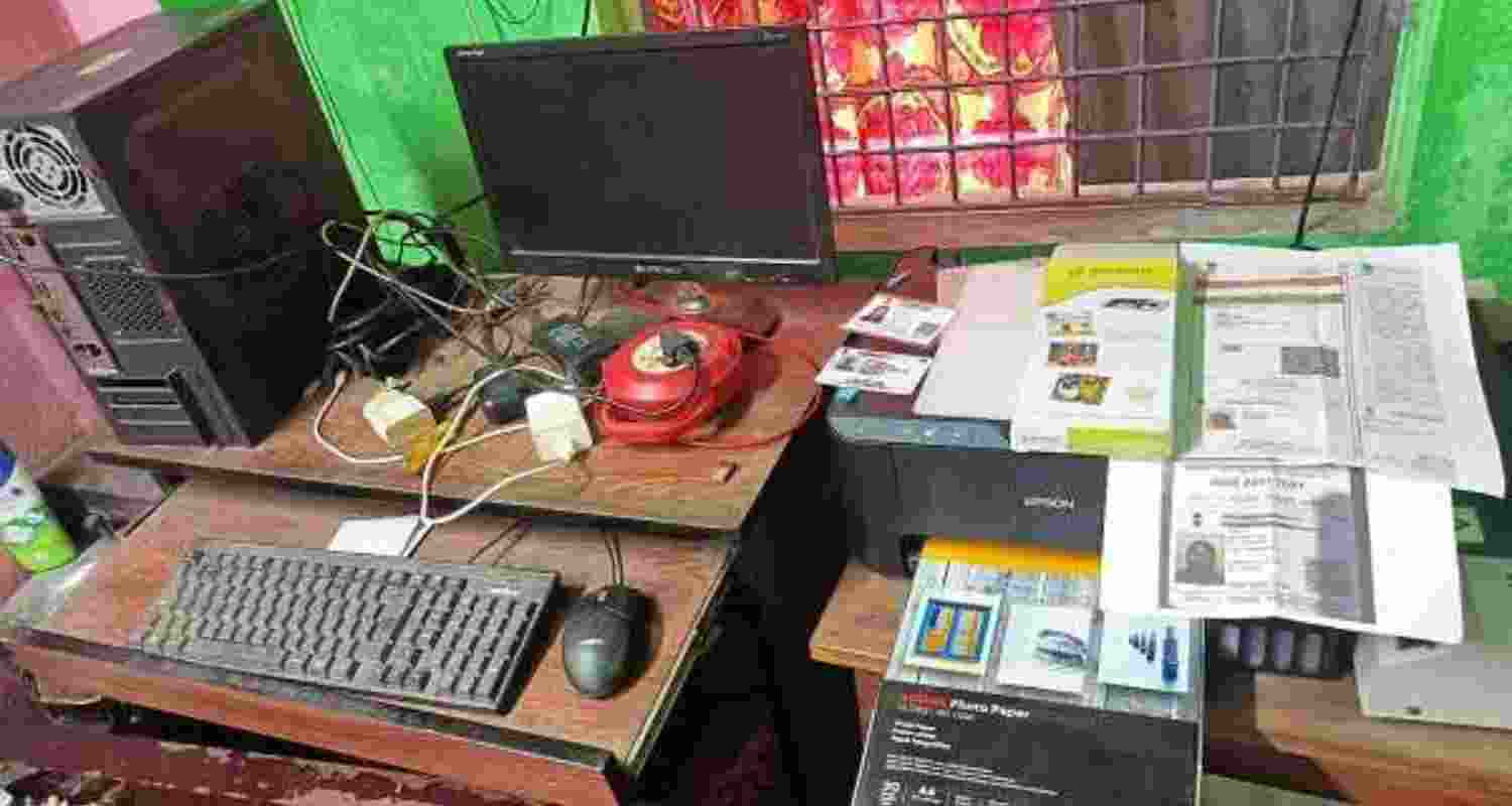 ED recovers fake Aadhaar cards, passports, arms during raids in Jharkhand, Bengal. ED recovers fake Aadhaar cards, passports, arms during raids in Jharkhand, Bengal.