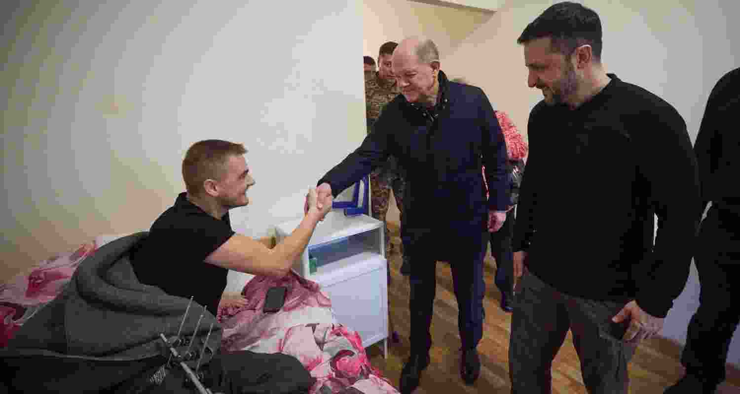 Germany offers 650 million euros in new military aid to Ukraine. Germany offers 650 million euros in new military aid to Ukraine.