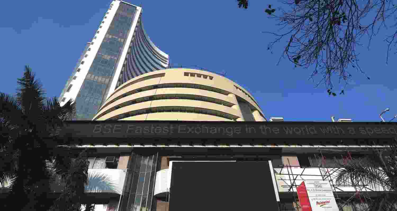 Sensex, Nifty falls over 1pc post Fed rate cuts Sensex, Nifty falls over 1pc post Fed rate cuts