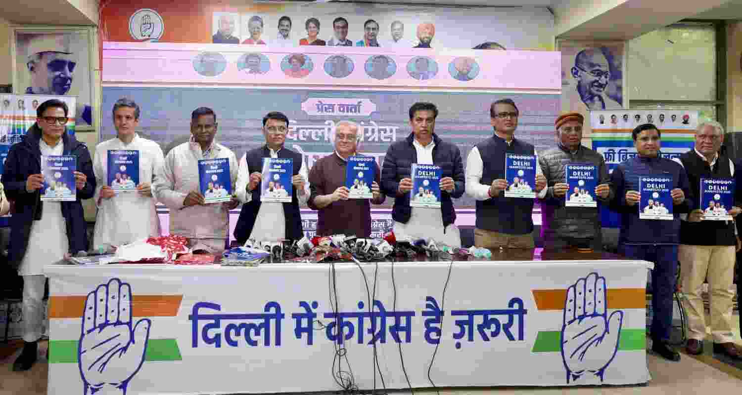 Congress Party offers free electricity and subsidised cooking gas for Delhi Polls. Congress Party offers free electricity and subsidised cooking gas for Delhi Polls.