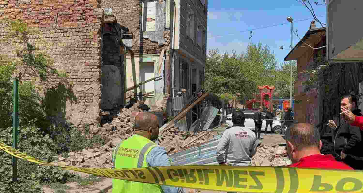 Quake Triggers Fear Across Istanbul City. Quake Triggers Fear Across Istanbul City.