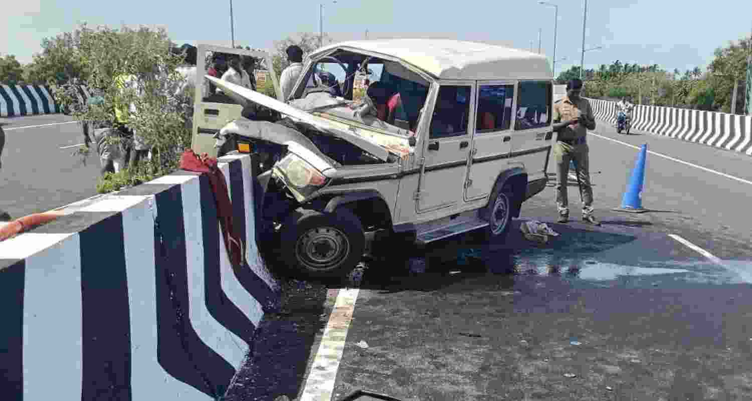 The impact of the collision was severe, killing three occupants on the spot. The impact of the collision was severe, killing three occupants on the spot.