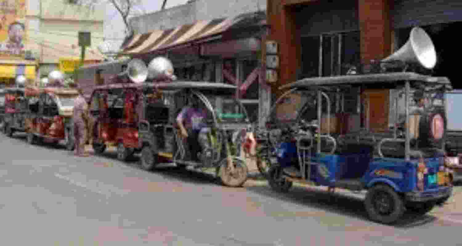 E-rickshaws were commissioned by the Election Commission of India (ECI) to help the differently-abled in Ludhiana West bypoll E-rickshaws were commissioned by the Election Commission of India (ECI) to help the differently-abled in Ludhiana West bypoll