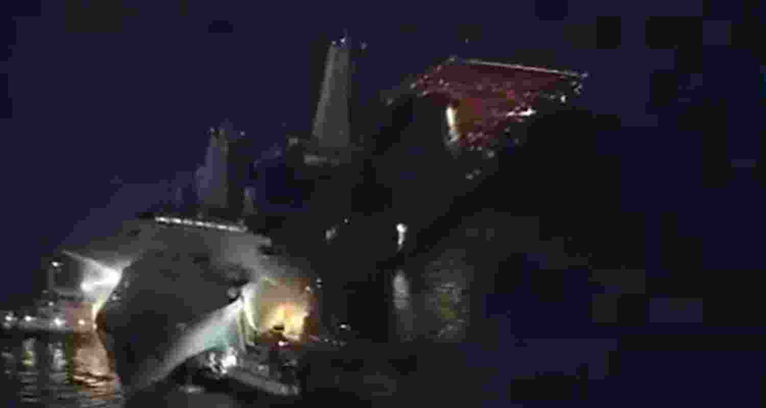 Fire engulfs US Navy warship for 12 hours; 2 sailors injured Fire engulfs US Navy warship for 12 hours; 2 sailors injured