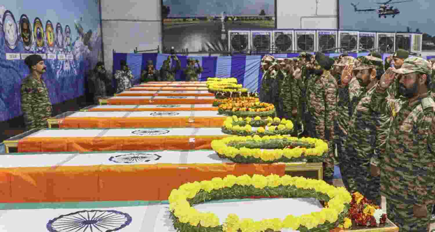Wreath-laying held for 10 army jawans killed in Doda accident on Friday. Wreath-laying held for 10 army jawans killed in Doda accident on Friday.