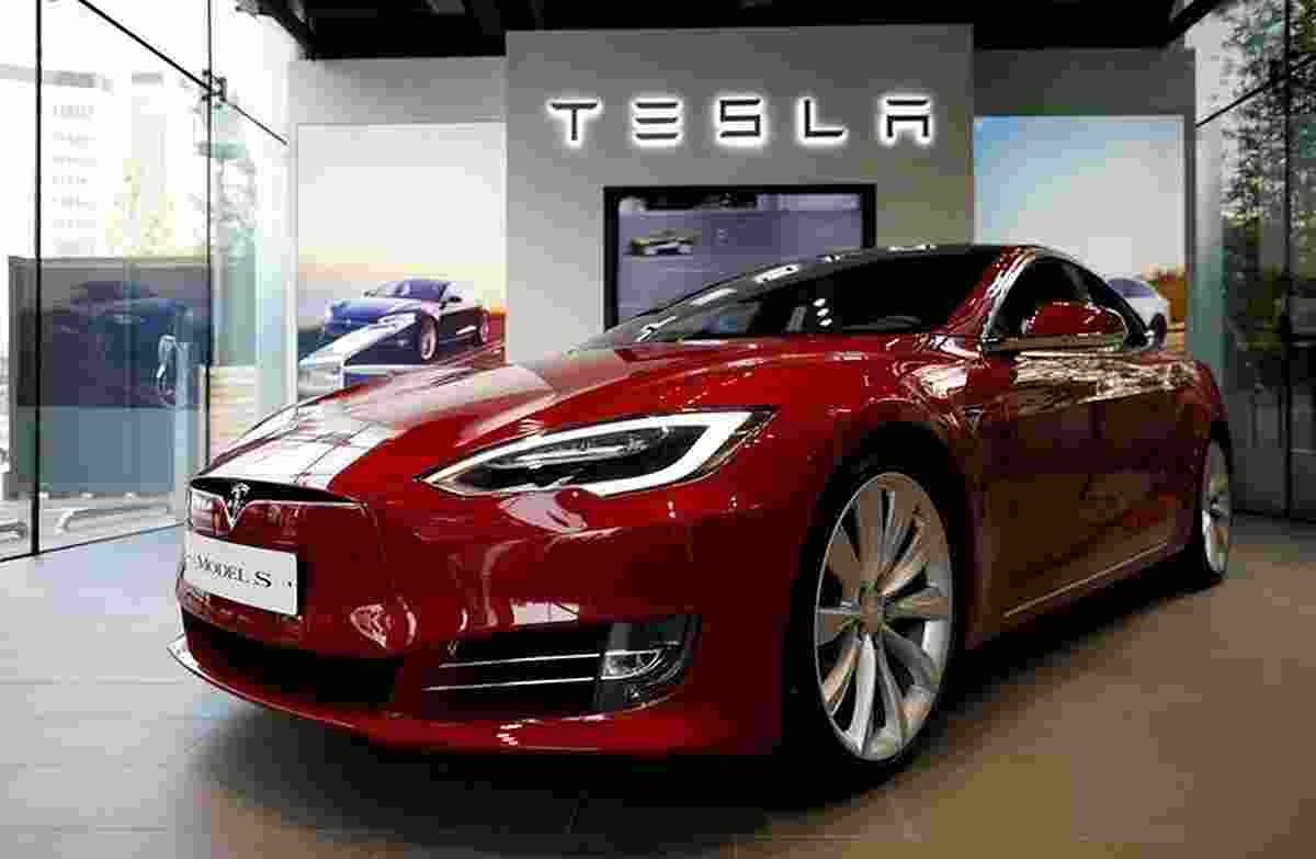 Global electric vehicle (EV) manufacturing giant Tesla is encountering obstacles in its journey to enter the Indian market Global electric vehicle (EV) manufacturing giant Tesla is encountering obstacles in its journey to enter the Indian market