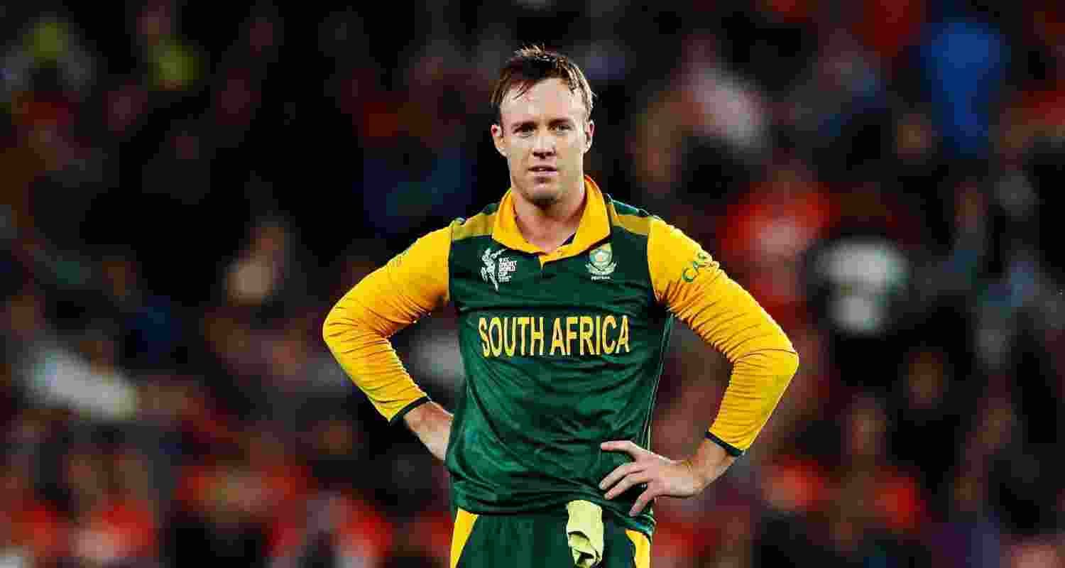 AB De Villiers in the iconic Green-yellow South African uniform. AB De Villiers in the iconic Green-yellow South African uniform.