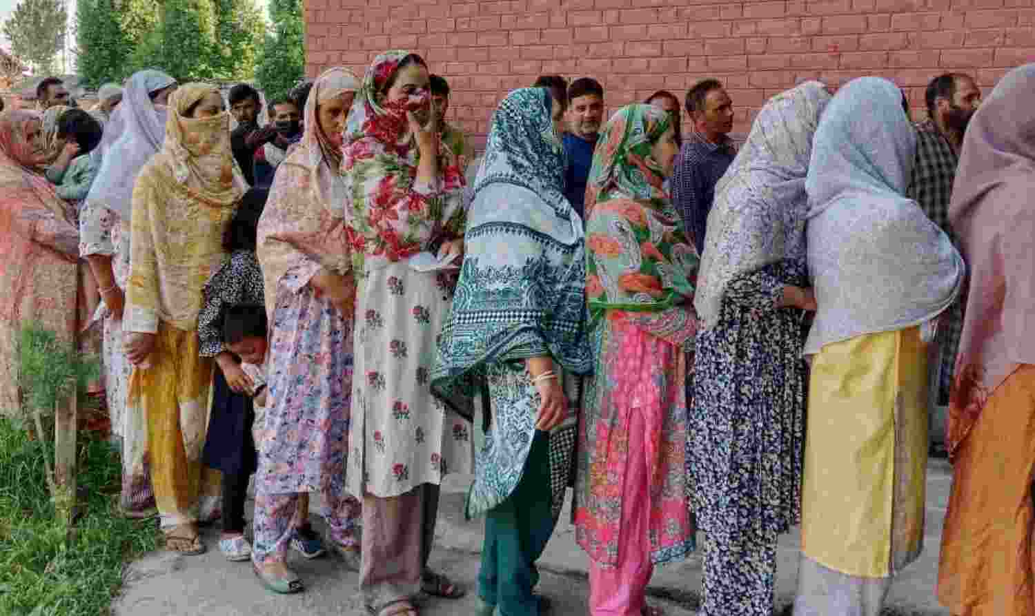 Voter turnout in Anantnag-Rajouri at 8.98% by 9 am Voter turnout in Anantnag-Rajouri at 8.98% by 9 am