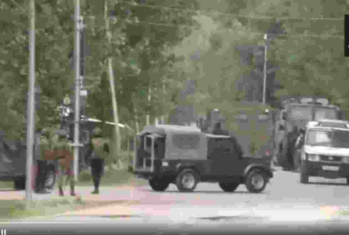 An Army soldier and a policeman were injured in an encounter on Wednesday that's underway the Hadipora area of Sopore in North Kashmir's Baramulla district, An Army soldier and a policeman were injured in an encounter on Wednesday that's underway the Hadipora area of Sopore in North Kashmir's Baramulla district,