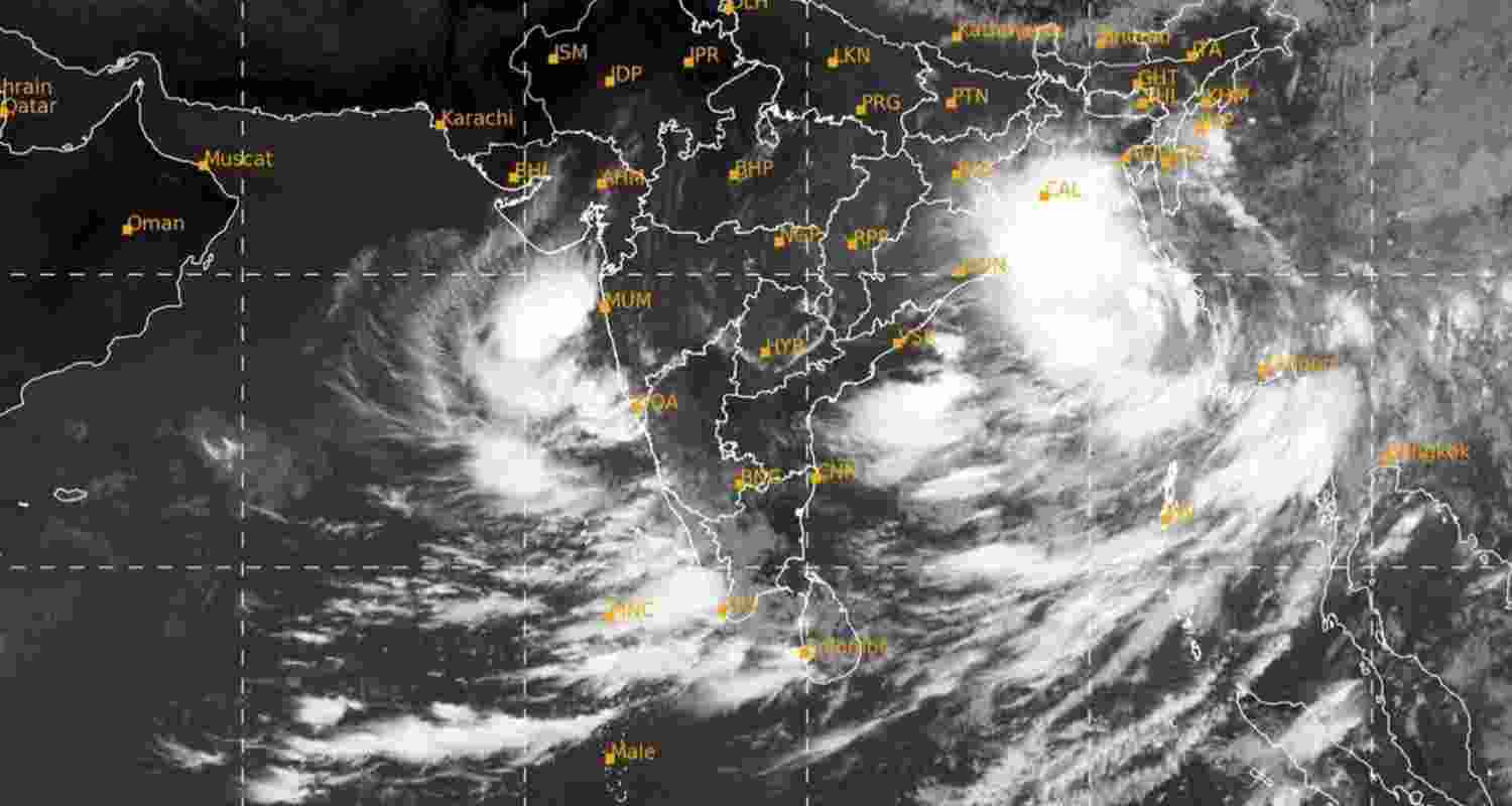 Tamil Nadu, Andhra on alert amid low pressure over Bay of Bengal  Tamil Nadu, Andhra on alert amid low pressure over Bay of Bengal