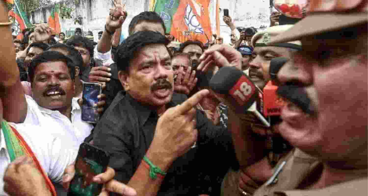 TN hooch tragedy: BJP, AIADMK demand CBI probe
 TN hooch tragedy: BJP, AIADMK demand CBI probe