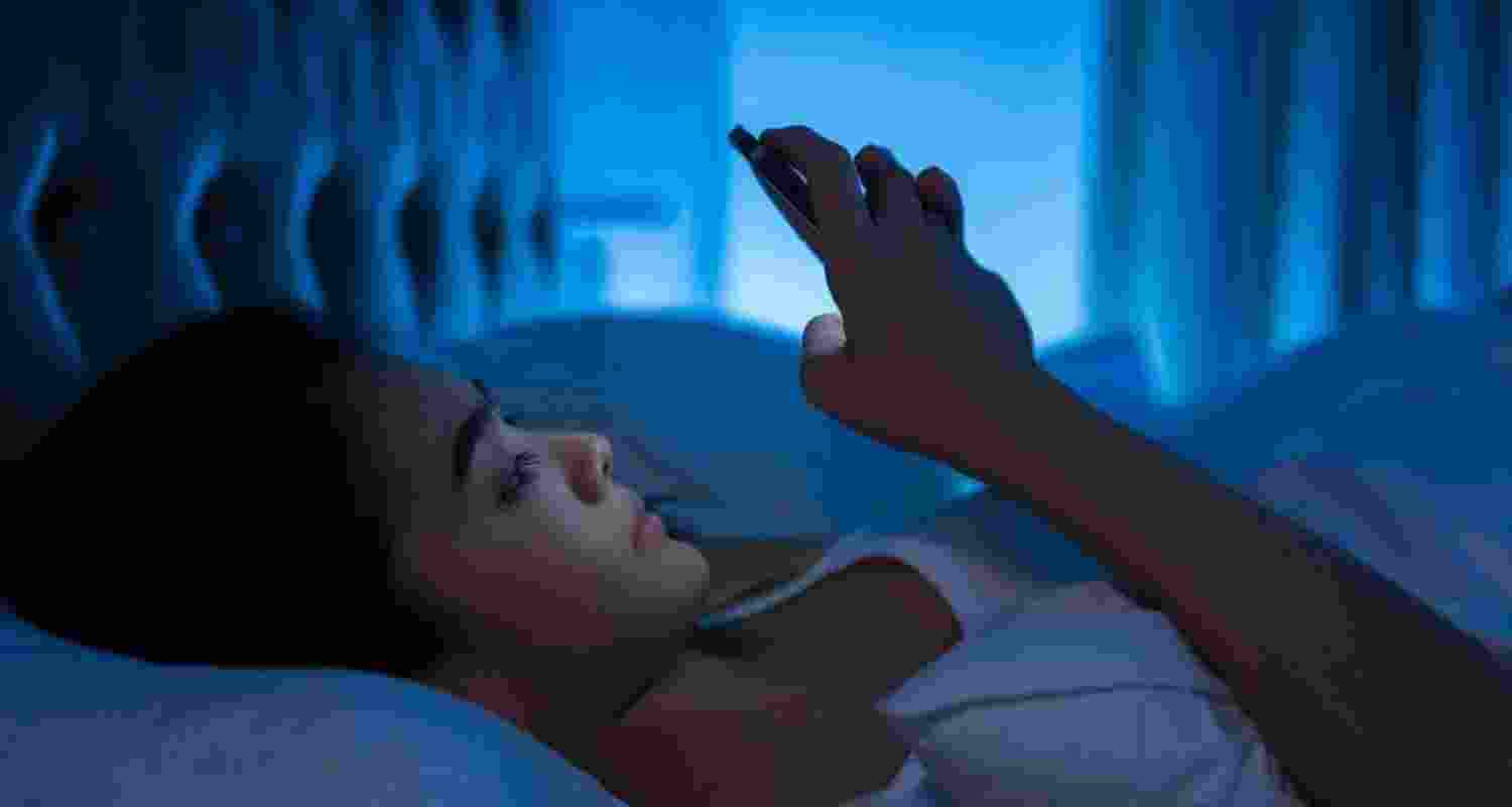 Does blue light from screens really affect your sleep? Does blue light from screens really affect your sleep?