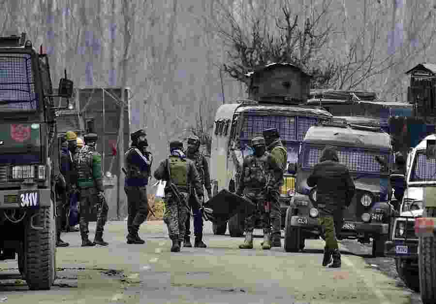 Convoy movement has been stopped  with officials saying that the ongoing Amarnath Yatra has also been temporarily suspended on Monday as a precautionary measure on the fifth anniversary of the abrogation of Article 370. Convoy movement has been stopped  with officials saying that the ongoing Amarnath Yatra has also been temporarily suspended on Monday as a precautionary measure on the fifth anniversary of the abrogation of Article 370.