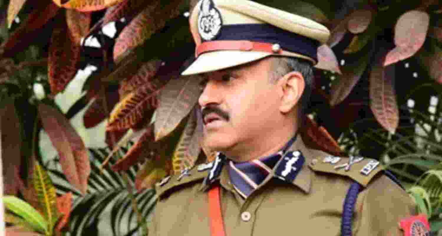 CRPF chief reviews security in J-K's Rajouri forward areas CRPF chief reviews security in J-K's Rajouri forward areas