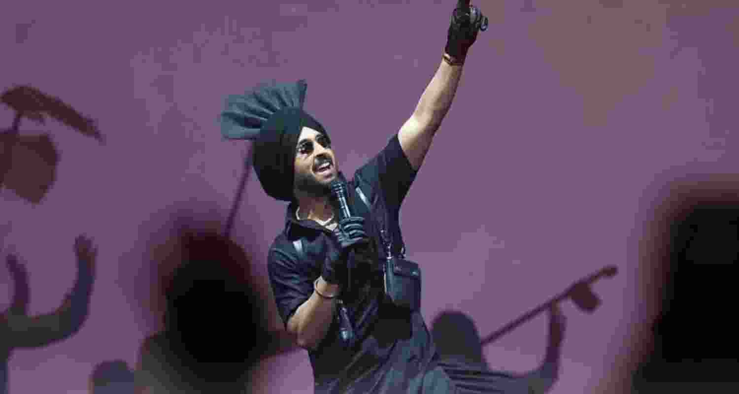 Diljit Dosanjh performing at his Dil-Luminati concert, New Delhi. Diljit Dosanjh performing at his Dil-Luminati concert, New Delhi.