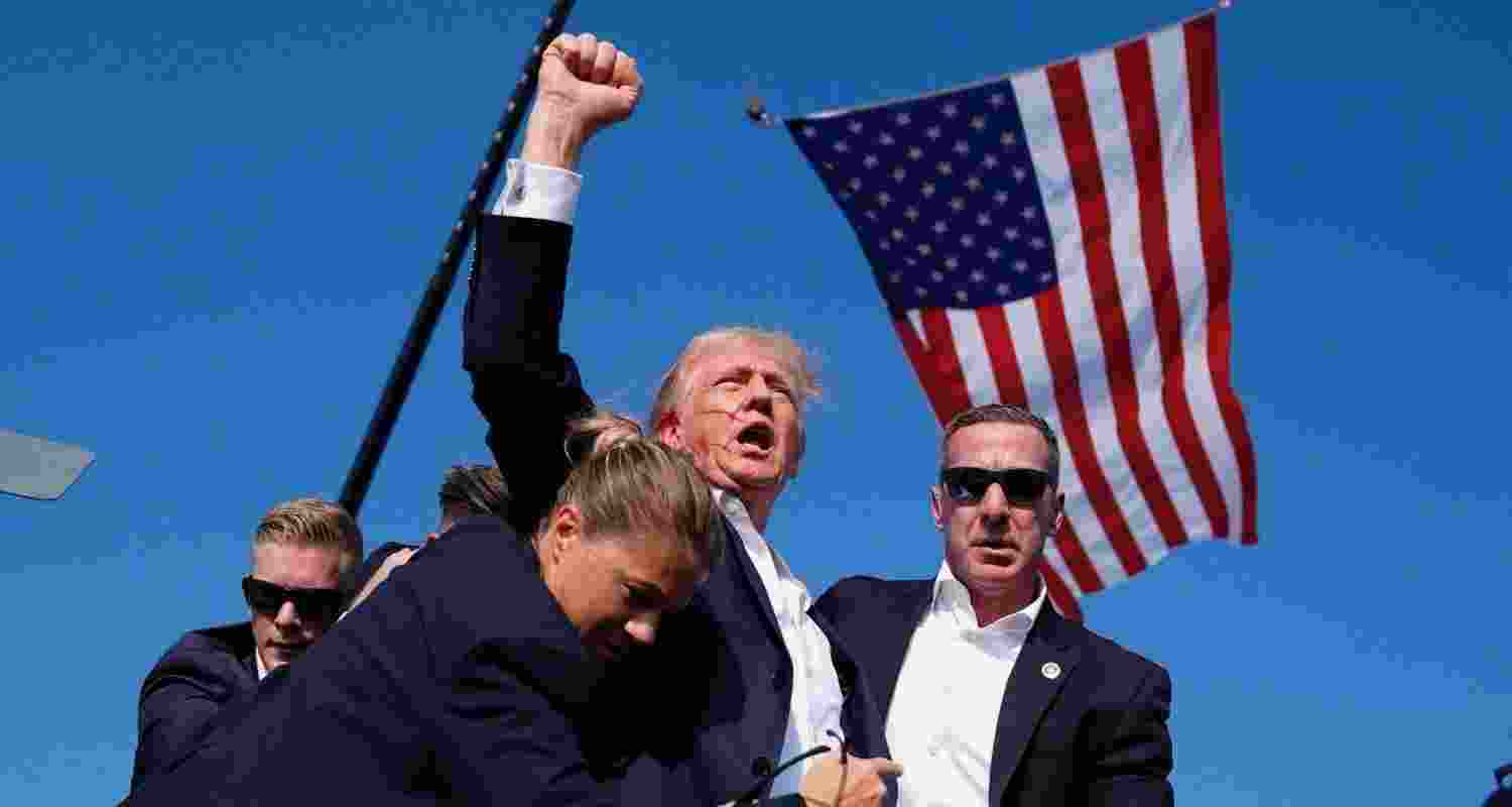 Defiant Trump – A defining image of the US election Defiant Trump – A defining image of the US election
