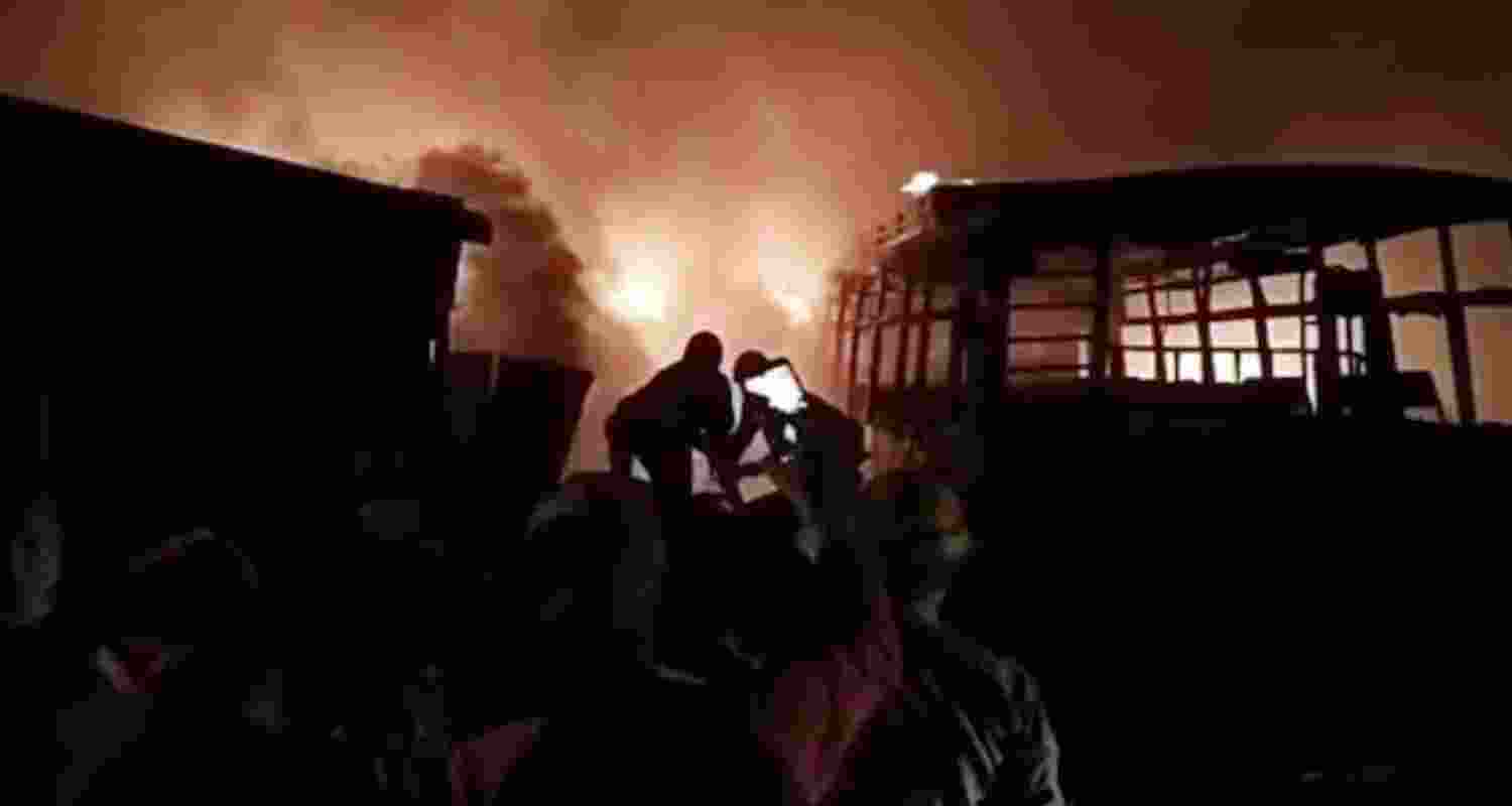 Fire erupts in south Mumbai high-rise Fire erupts in south Mumbai high-rise
