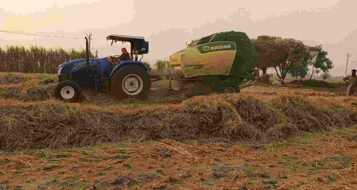As per the Indian Journal of Agronomy, India produces about 500 million tonnes of crop residue annually, out of which 140 million tonnes remain un-utilised, and 92 million tonnes are burnt in open air As per the Indian Journal of Agronomy, India produces about 500 million tonnes of crop residue annually, out of which 140 million tonnes remain un-utilised, and 92 million tonnes are burnt in open air