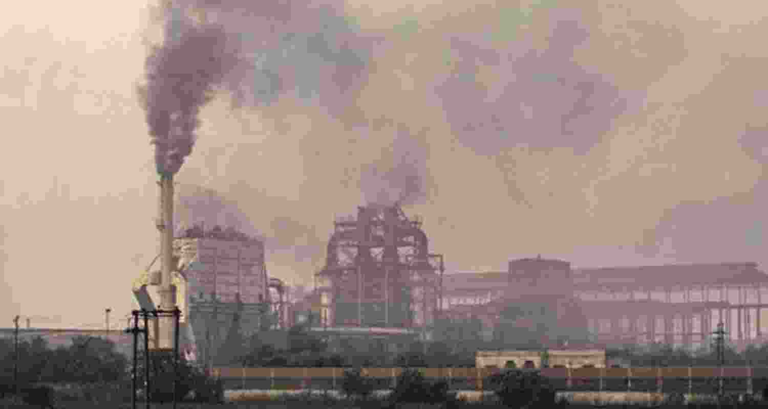 For individual member industries in an industrial estate, the minimum green belt requirement is 15 per cent for red category industries, and 10 per cent for orange category industries, within their premises For individual member industries in an industrial estate, the minimum green belt requirement is 15 per cent for red category industries, and 10 per cent for orange category industries, within their premises