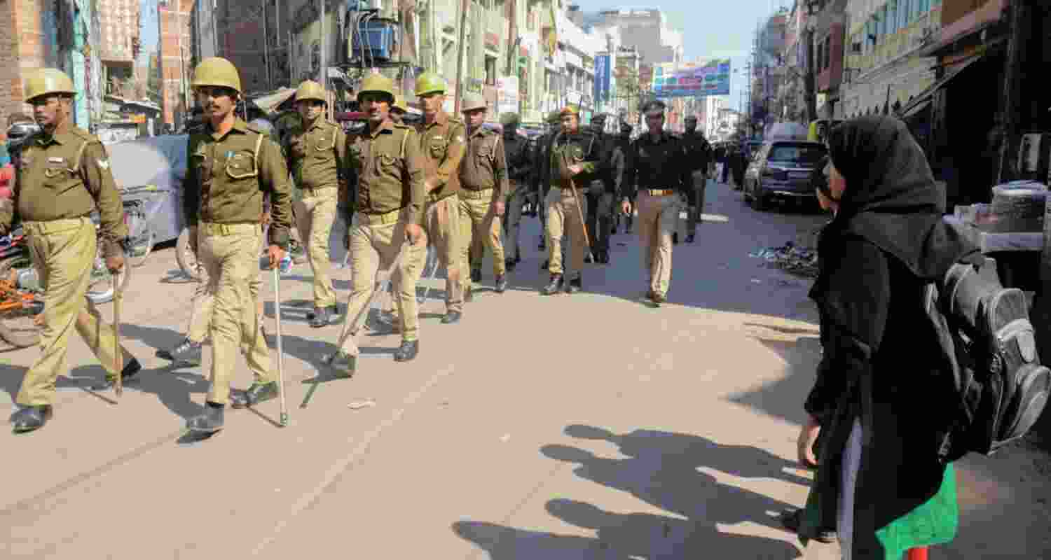 The Haldwani DM order stated that during the relaxation period, residents of Banbhoolpura must stay within the curfew-bound area and are prohibited from venturing outside. The Haldwani DM order stated that during the relaxation period, residents of Banbhoolpura must stay within the curfew-bound area and are prohibited from venturing outside.
