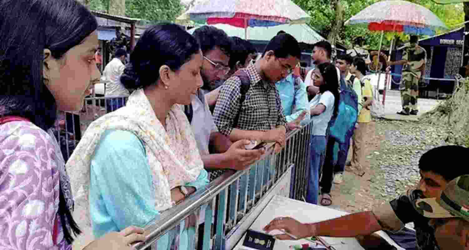 Indian MEA Confirms Safe Return Of 4500 Students From Bangladesh. Indian MEA Confirms Safe Return Of 4500 Students From Bangladesh.