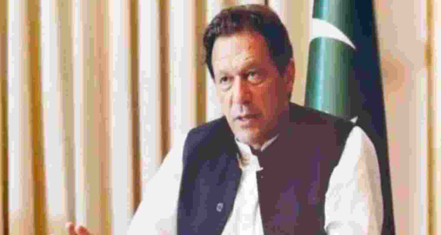 Jailed Imran Khan invokes Kejriwal before Pak SC for being mistreated
 Jailed Imran Khan invokes Kejriwal before Pak SC for being mistreated