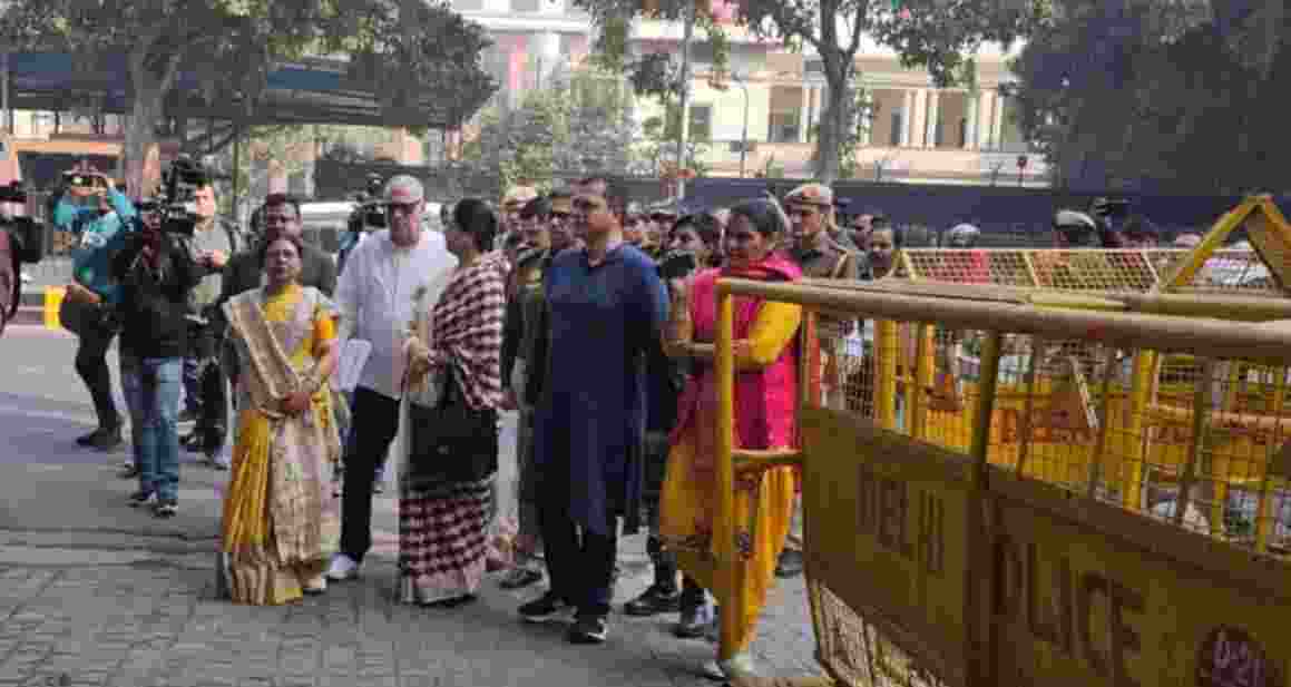 The delegation included TMC Lok Sabha MPs Satabdi Roy, Kalyan Banerjee, Pratima Mondal, Sajda Ahmed, and Mahua Moitra, alongside Rajya Sabha MPs Dola Sen, Mamata Thakur, Saket Gokhale, and Prakash Chik Barik. The delegation included TMC Lok Sabha MPs Satabdi Roy, Kalyan Banerjee, Pratima Mondal, Sajda Ahmed, and Mahua Moitra, alongside Rajya Sabha MPs Dola Sen, Mamata Thakur, Saket Gokhale, and Prakash Chik Barik.