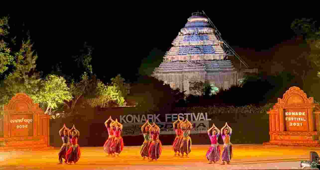 Konark Dance and Sand Art Festivals begin in Odisha Konark Dance and Sand Art Festivals begin in Odisha