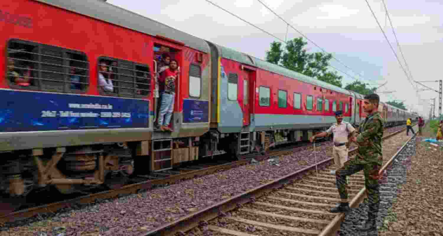 Train services resume in Bengal's accident site  Train services resume in Bengal's accident site