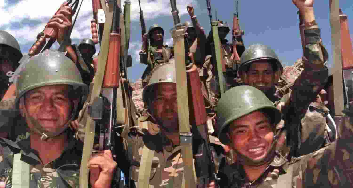 Unseen picture of Indian Soldiers from Kargil.  Unseen picture of Indian Soldiers from Kargil.