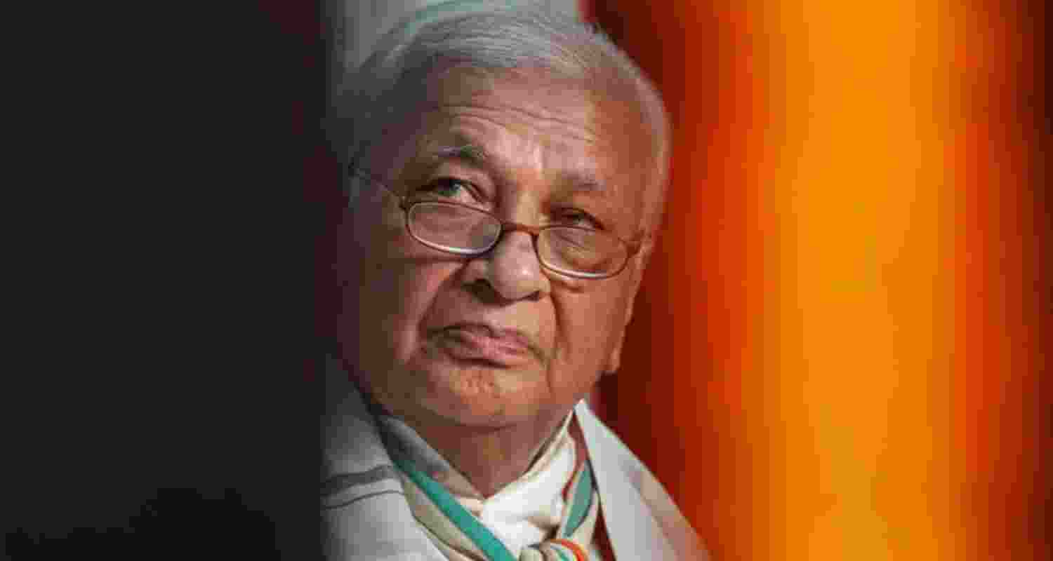 Kerala CM kept me in dark: Guv Khan
 Kerala CM kept me in dark: Guv Khan