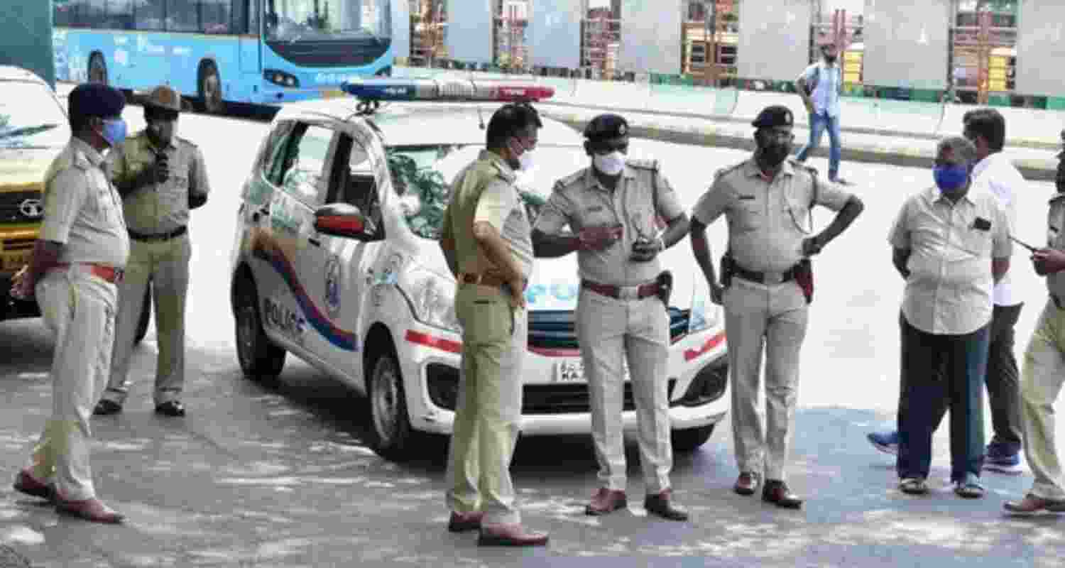 Three, including police constable, held in ₹7.11 cr Bengaluru heist Three, including police constable, held in ₹7.11 cr Bengaluru heist