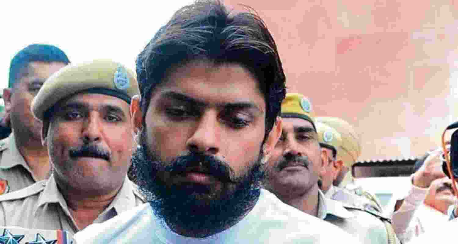 Imprisoned gagster Lawrence Bishnoi during a court appearance. File Photo. Imprisoned gagster Lawrence Bishnoi during a court appearance. File Photo.