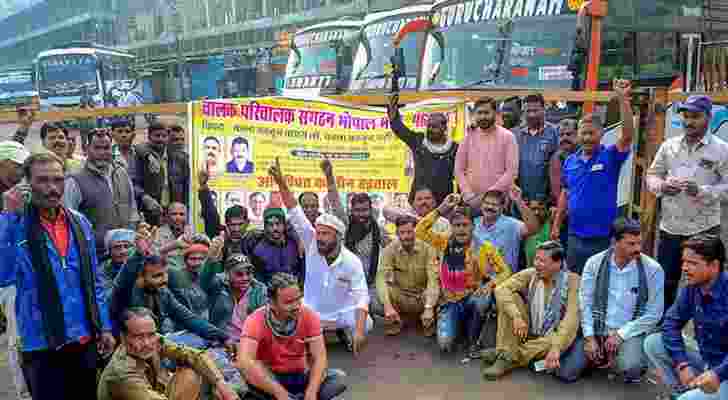 Truck drivers protesting against a provision in the new penal law on hit-and-run road accidents, called off their strike in Nashik district of Maharashtra Truck drivers protesting against a provision in the new penal law on hit-and-run road accidents, called off their strike in Nashik district of Maharashtra