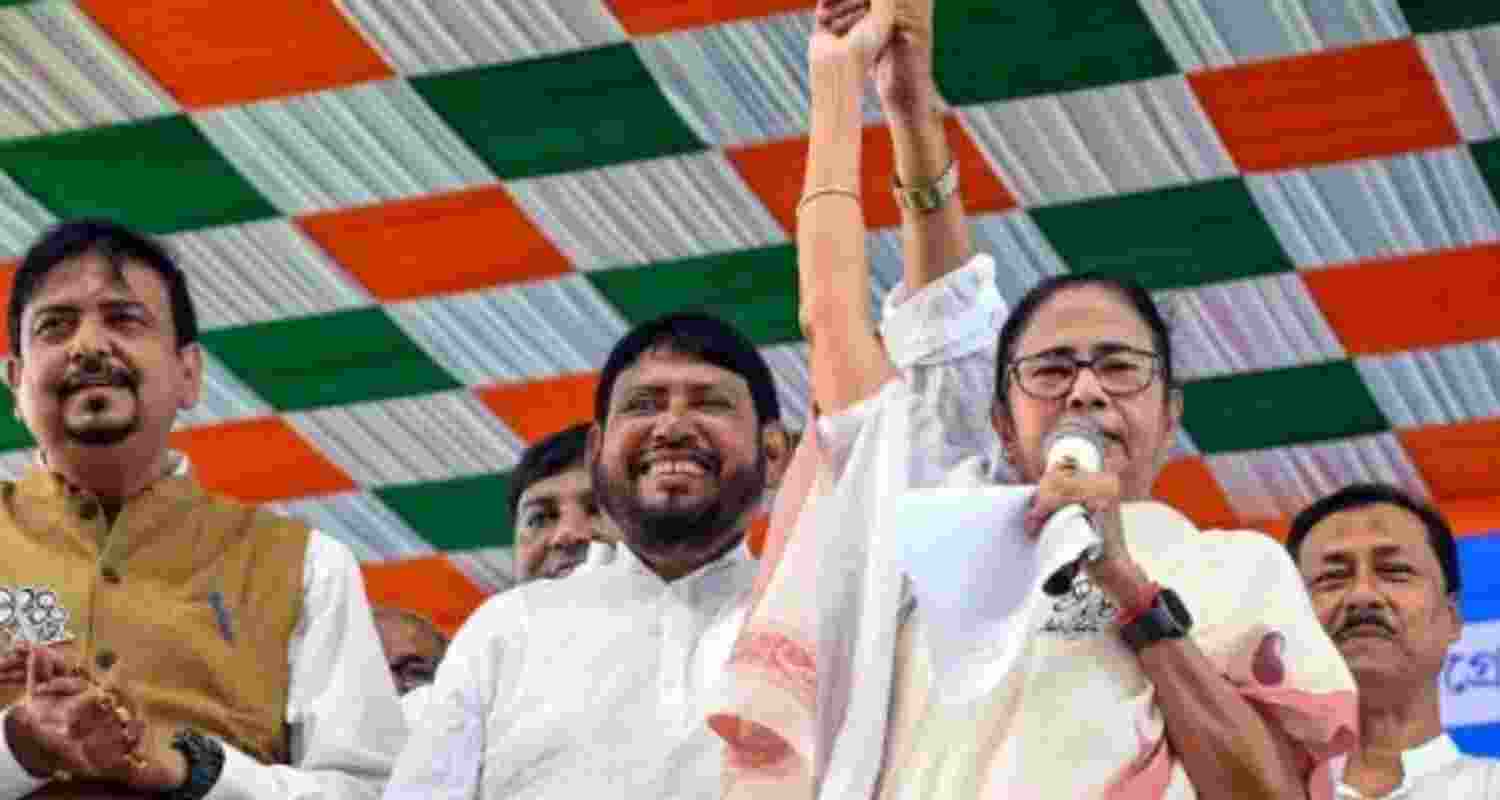 CM Mamata Banerjee with Haji Nurul Islam. CM Mamata Banerjee with Haji Nurul Islam.