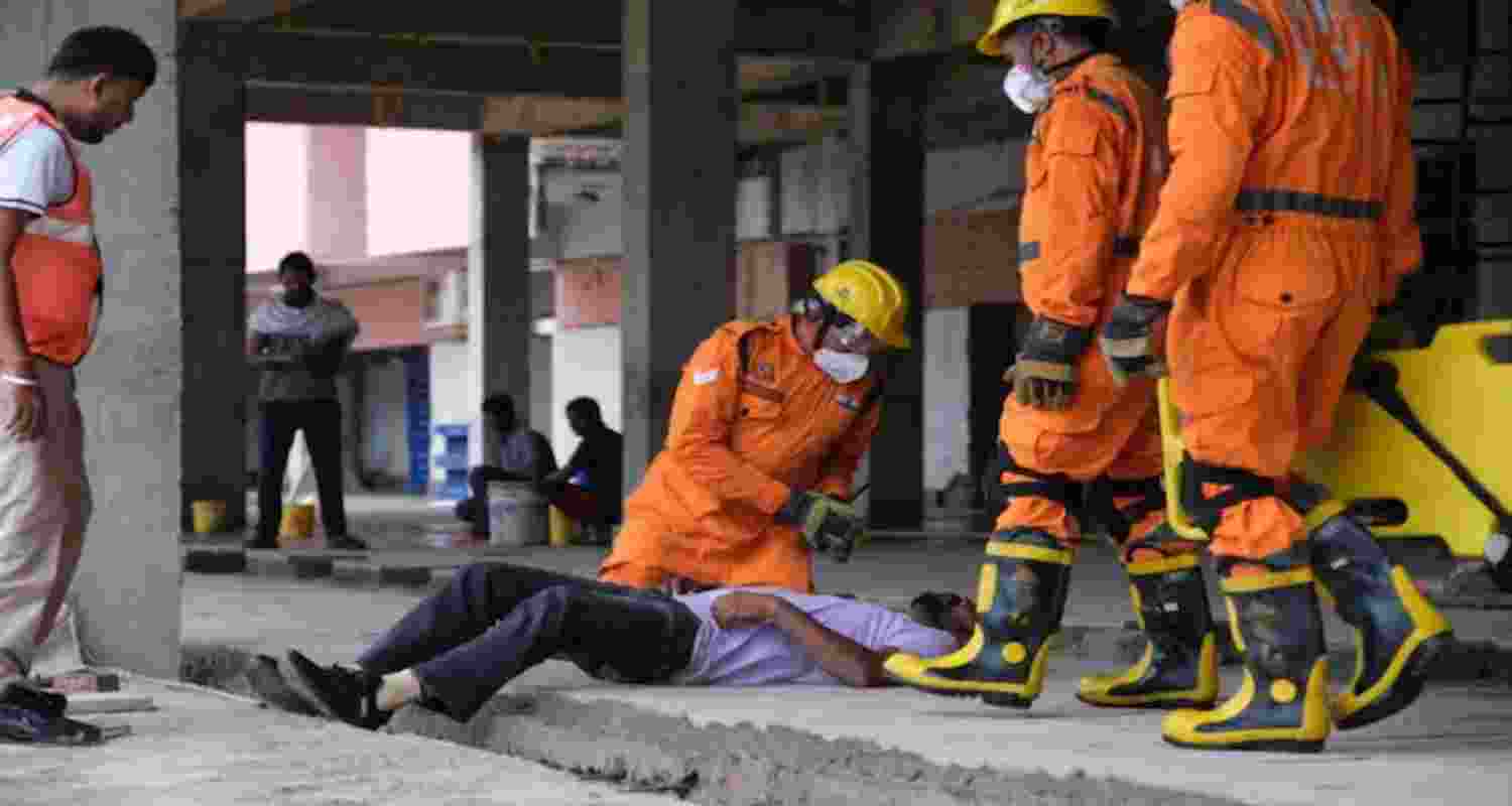 Gujarat to Kashmir see security drill action. Gujarat to Kashmir see security drill action.