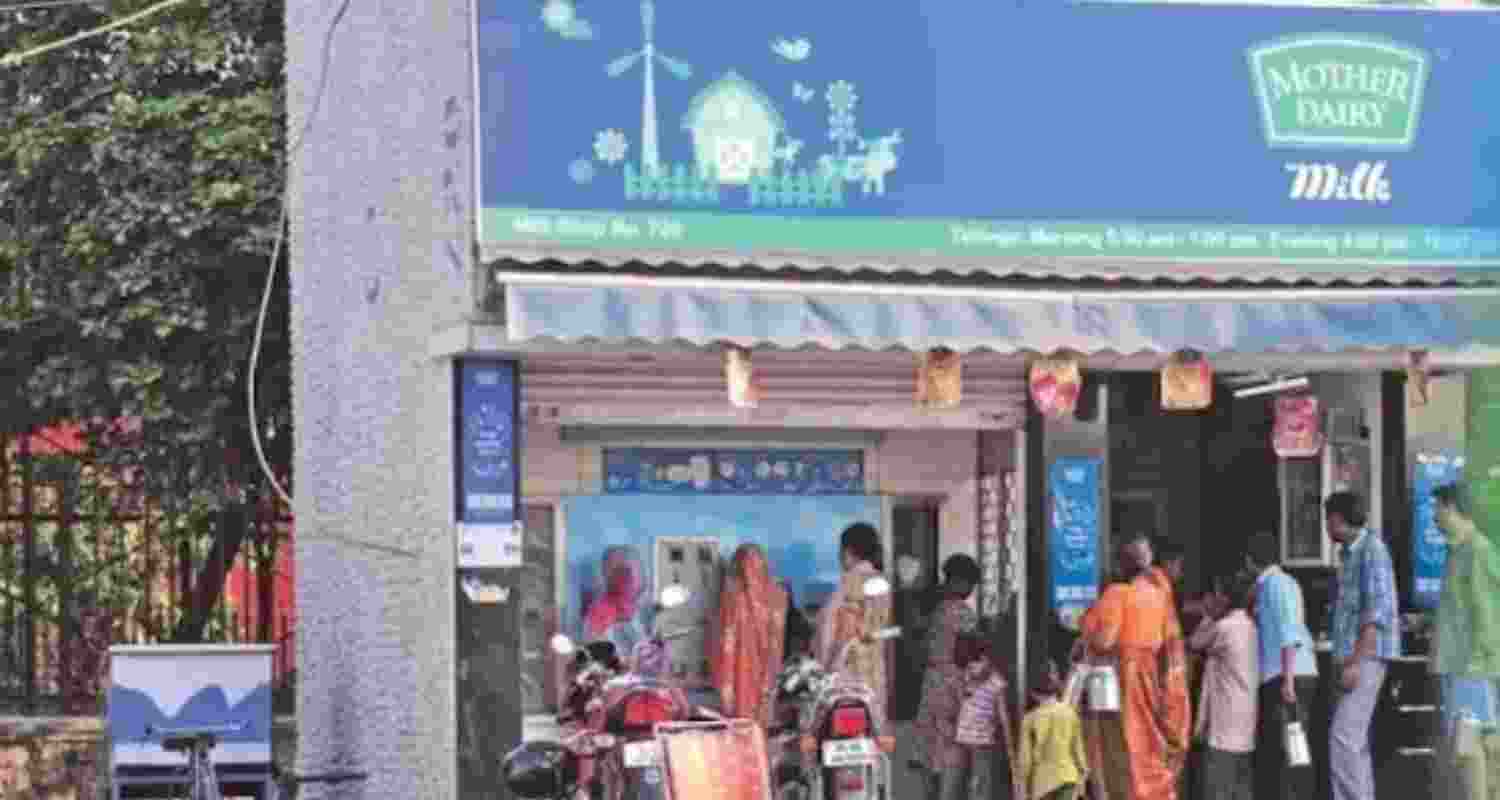 Mother Dairy hikes milk prices by Rs 2/litre in NCR
 Mother Dairy hikes milk prices by Rs 2/litre in NCR