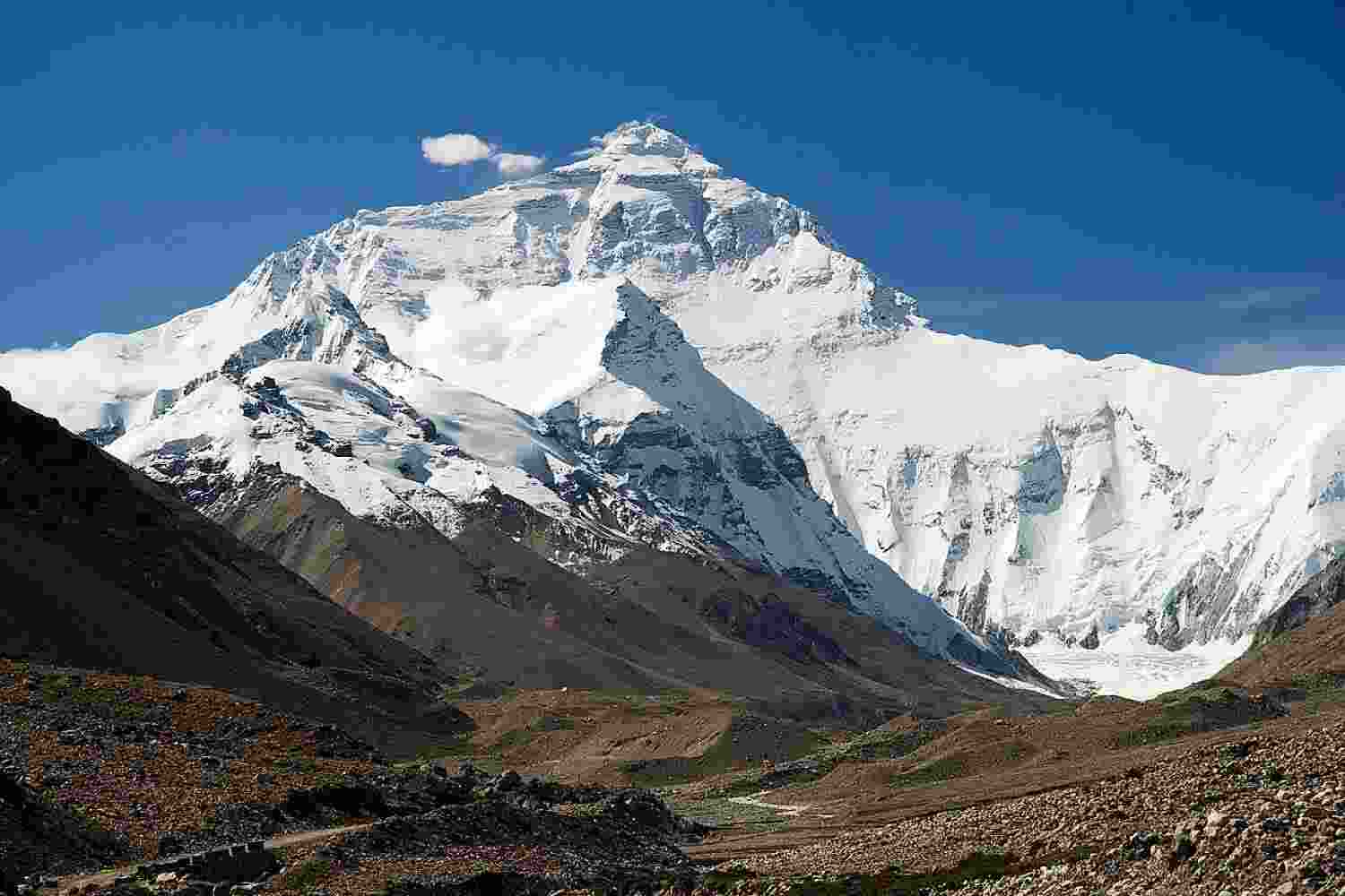China reopens Everest to foreign climbers via Tibet China reopens Everest to foreign climbers via Tibet