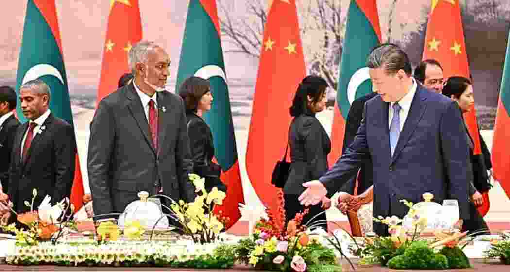 President of China, Xi Jinping (R) and Maldivian President Mohamed Muizzu (L).  President of China, Xi Jinping (R) and Maldivian President Mohamed Muizzu (L).