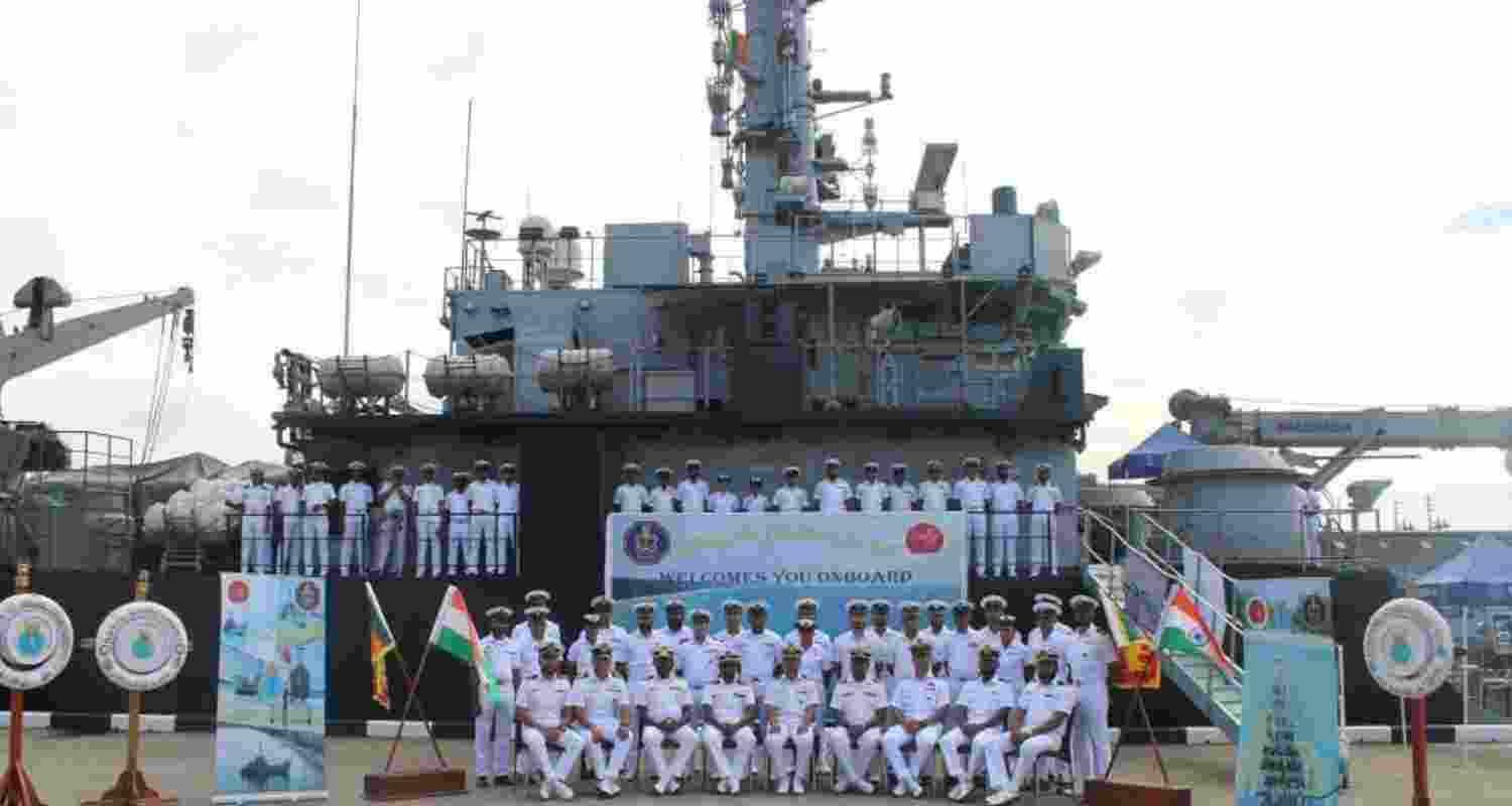 Indian Navy LCUs visit Colombo. Indian Navy LCUs visit Colombo.