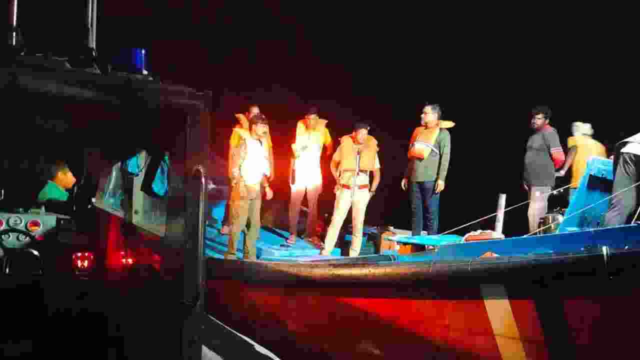 Navy, Coast Guard join Exercise 'Sagar Kavach-2' in Odisha Navy, Coast Guard join Exercise 'Sagar Kavach-2' in Odisha